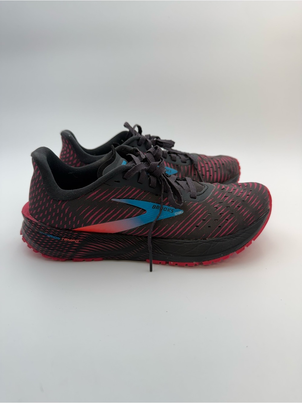 Brooks Hyperion Tempo Women’s US 7 Running Shoes Black Red Blue 1203281B667
